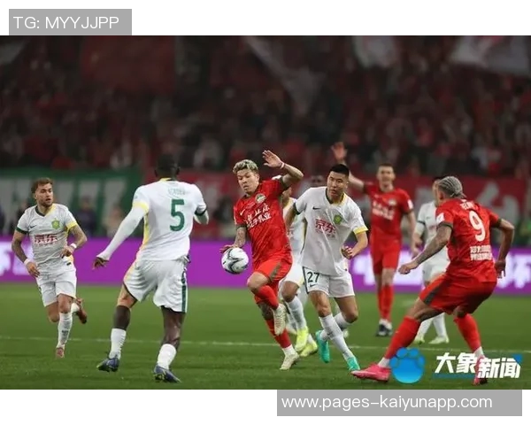 河南球迷热情高涨足协杯决赛现场人潮涌动北京球迷人数相对较少