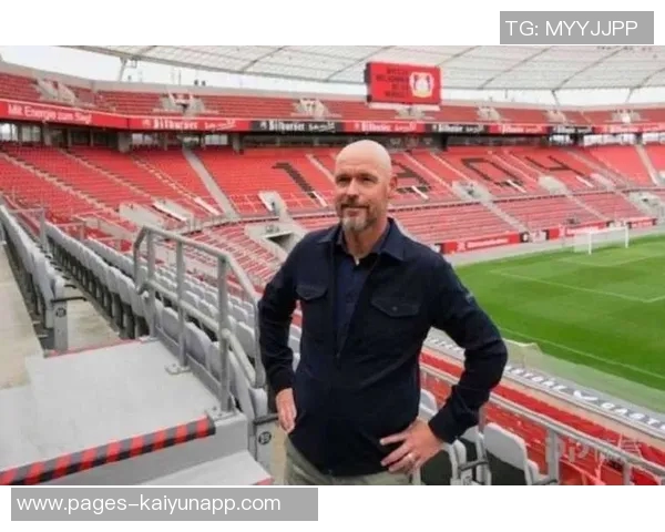 阿贾克斯惨遭欧冠0-3失利荷媒称总监欲邀滕哈赫重返执教